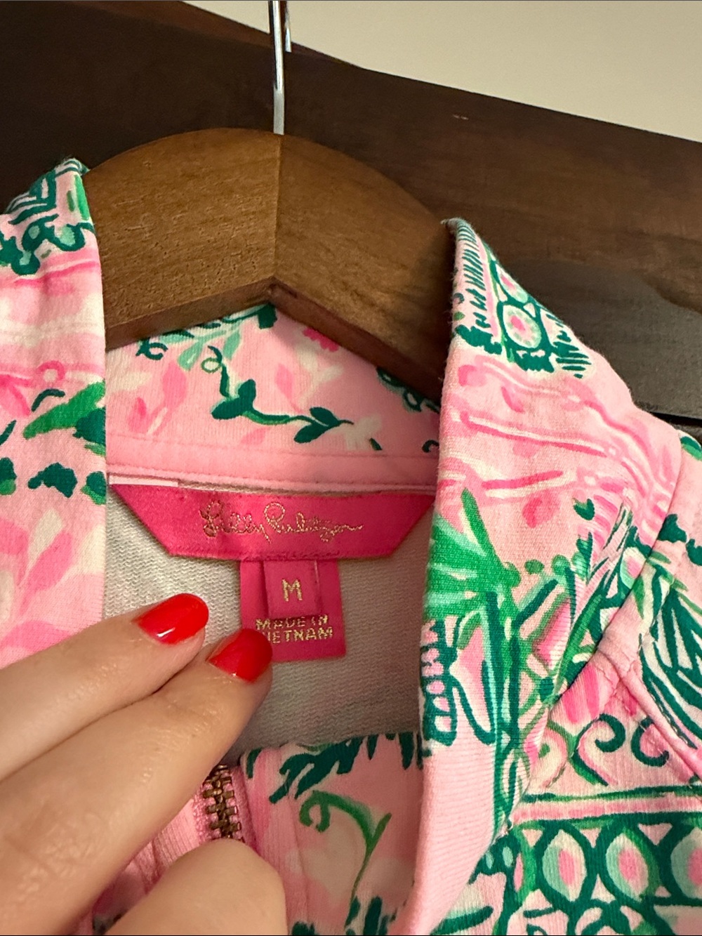 Lilly Pulitzer Popover Medium - Picture 2 of 3